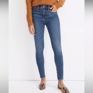 Madewell 10" High-Rise Skinny Jeans in Wendover Wash
